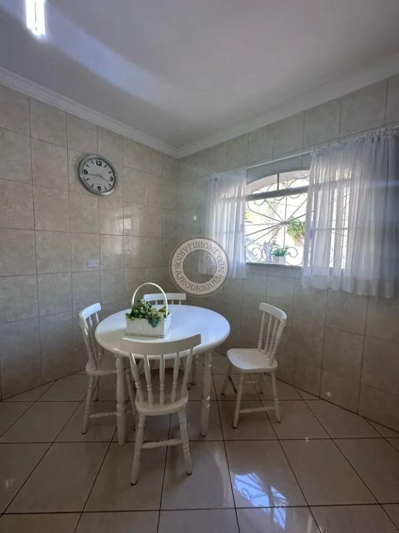 Casa para Venda em São Roque, Jardim Flórida, 3 dormitórios, 1 suíte, 2 banheiros, 6 vagas
