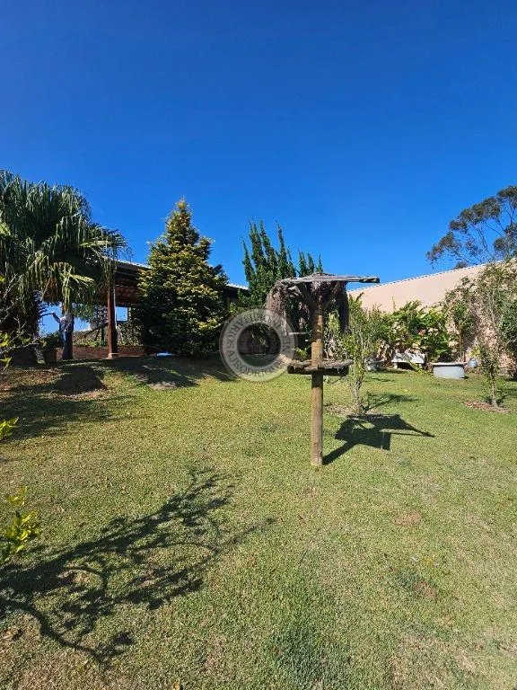 Casa para Venda em São Roque, Gabriel Piza, 2 dormitórios, 1 suíte, 3 banheiros, 4 vagas