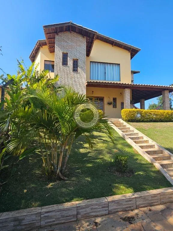 Casa para Venda em São Roque, Gabriel Piza, 2 dormitórios, 1 suíte, 3 banheiros, 4 vagas