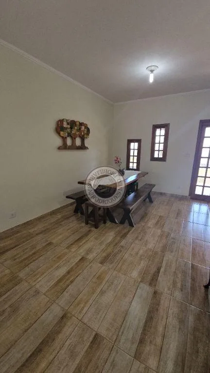 Casa para Venda em São Roque, Gabriel Piza, 2 dormitórios, 1 suíte, 3 banheiros, 4 vagas