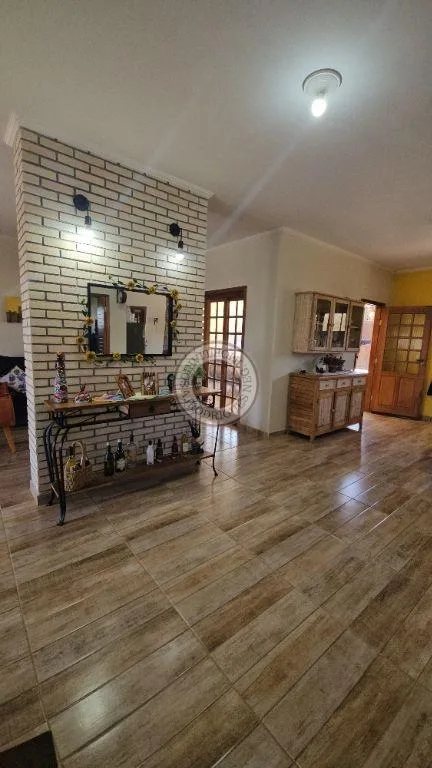 Casa para Venda em São Roque, Gabriel Piza, 2 dormitórios, 1 suíte, 3 banheiros, 4 vagas