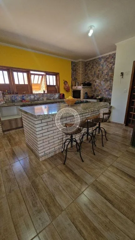 Casa para Venda em São Roque, Gabriel Piza, 2 dormitórios, 1 suíte, 3 banheiros, 4 vagas