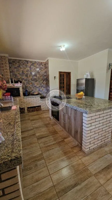 Casa para Venda em São Roque, Gabriel Piza, 2 dormitórios, 1 suíte, 3 banheiros, 4 vagas