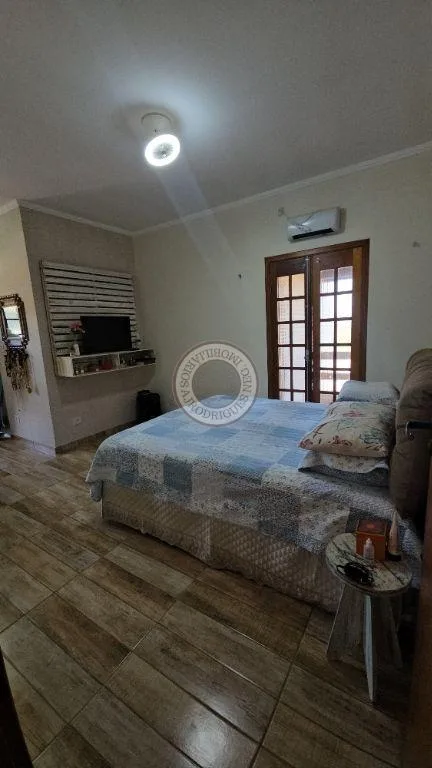 Casa para Venda em São Roque, Gabriel Piza, 2 dormitórios, 1 suíte, 3 banheiros, 4 vagas