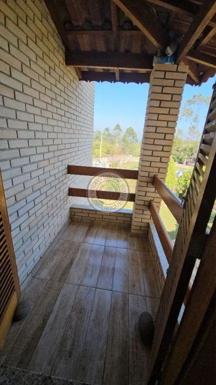 Casa para Venda em São Roque, Gabriel Piza, 2 dormitórios, 1 suíte, 3 banheiros, 4 vagas