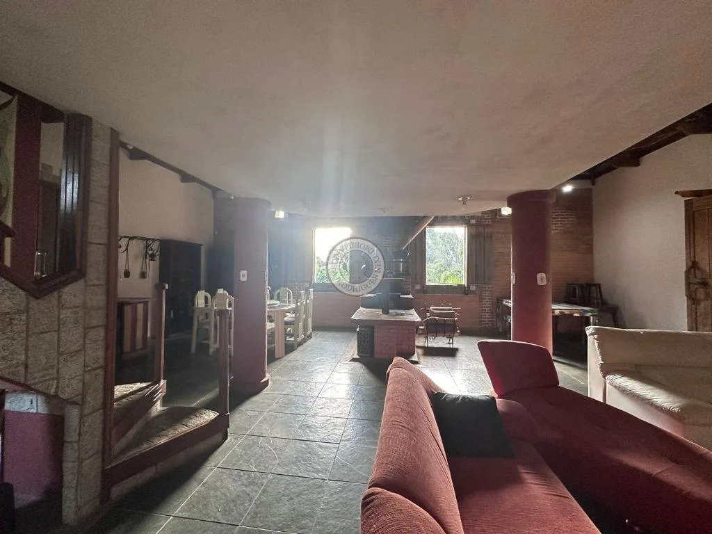 Casa para Venda em Mairinque, Pouso Alegre, 5 dormitórios, 1 suíte, 3 banheiros, 10 vagas