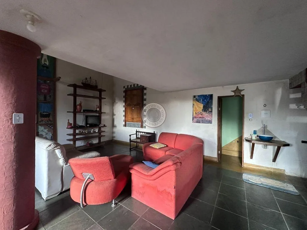Casa para Venda em Mairinque, Pouso Alegre, 5 dormitórios, 1 suíte, 3 banheiros, 10 vagas