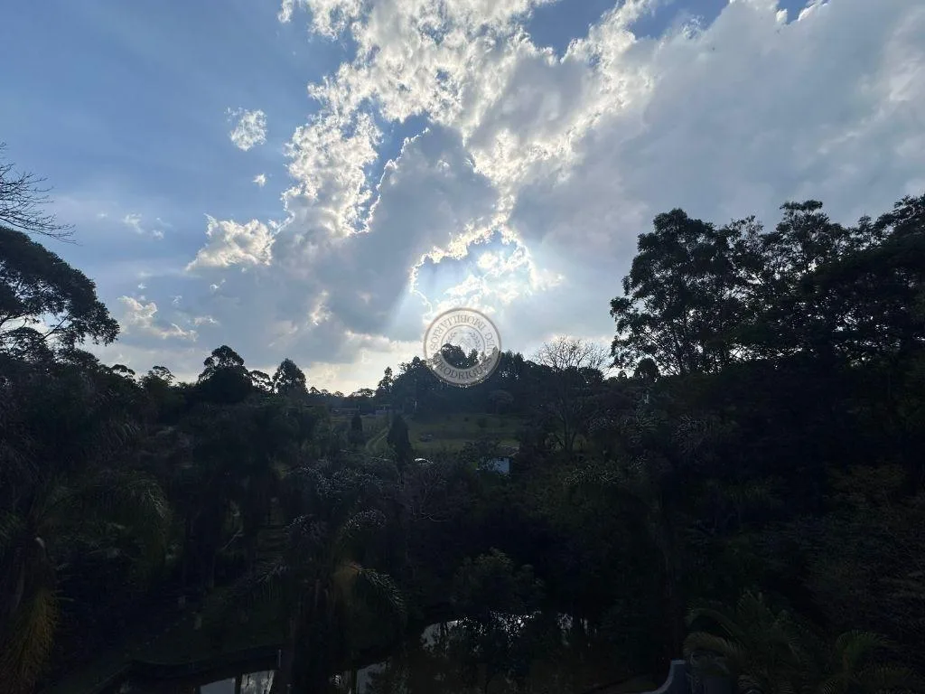 Casa para Venda em Mairinque, Pouso Alegre, 5 dormitórios, 1 suíte, 3 banheiros, 10 vagas