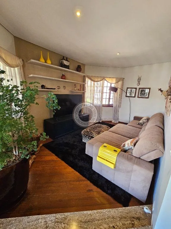 Casa para Venda em São Roque, Jardim Tanzi, 5 dormitórios, 4 suítes, 7 banheiros, 4 vagas