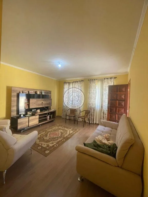 Casa para Venda em São Roque, Jardim Tanzi, 3 dormitórios, 1 suíte, 2 banheiros, 3 vagas