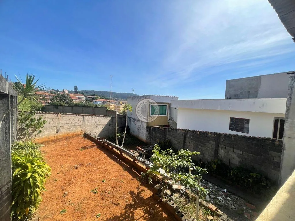 Casa para Venda em São Roque, Jardim Tanzi, 3 dormitórios, 1 suíte, 2 banheiros, 3 vagas