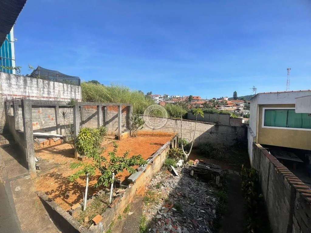 Casa para Venda em São Roque, Jardim Tanzi, 3 dormitórios, 1 suíte, 2 banheiros, 3 vagas
