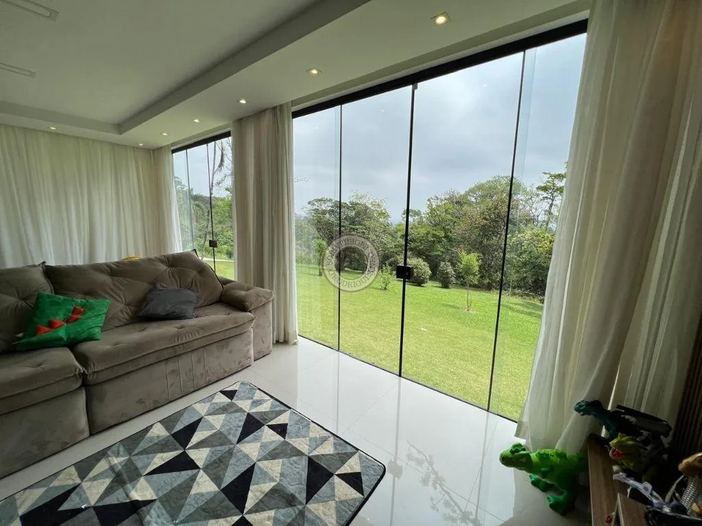 Casa para Venda em São Roque, Bairro do Rosário (Mailasqui), 2 dormitórios, 1 suíte, 4 banheiros, 10 vagas
