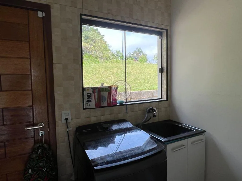 Casa para Venda em São Roque, Bairro do Rosário (Mailasqui), 2 dormitórios, 1 suíte, 4 banheiros, 10 vagas