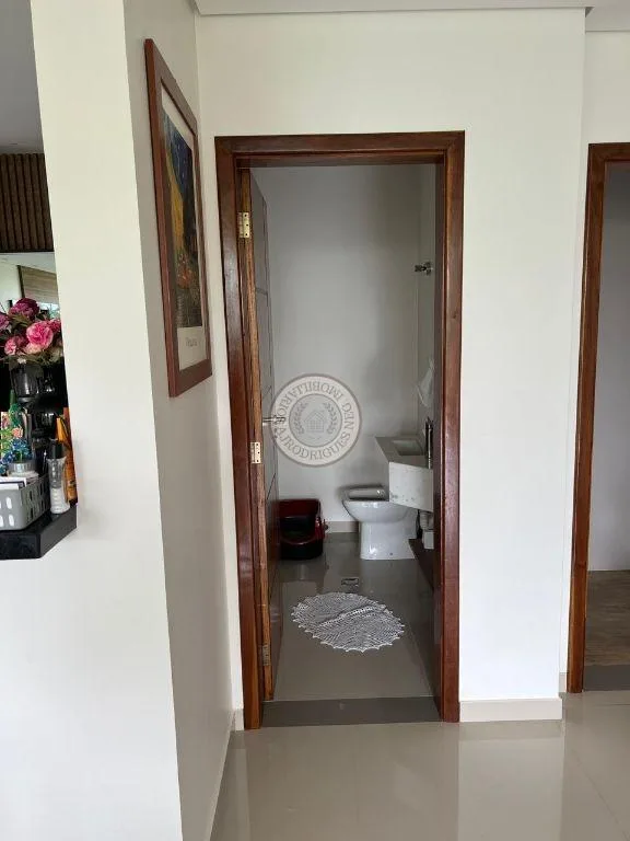 Casa para Venda em São Roque, Bairro do Rosário (Mailasqui), 2 dormitórios, 1 suíte, 4 banheiros, 10 vagas