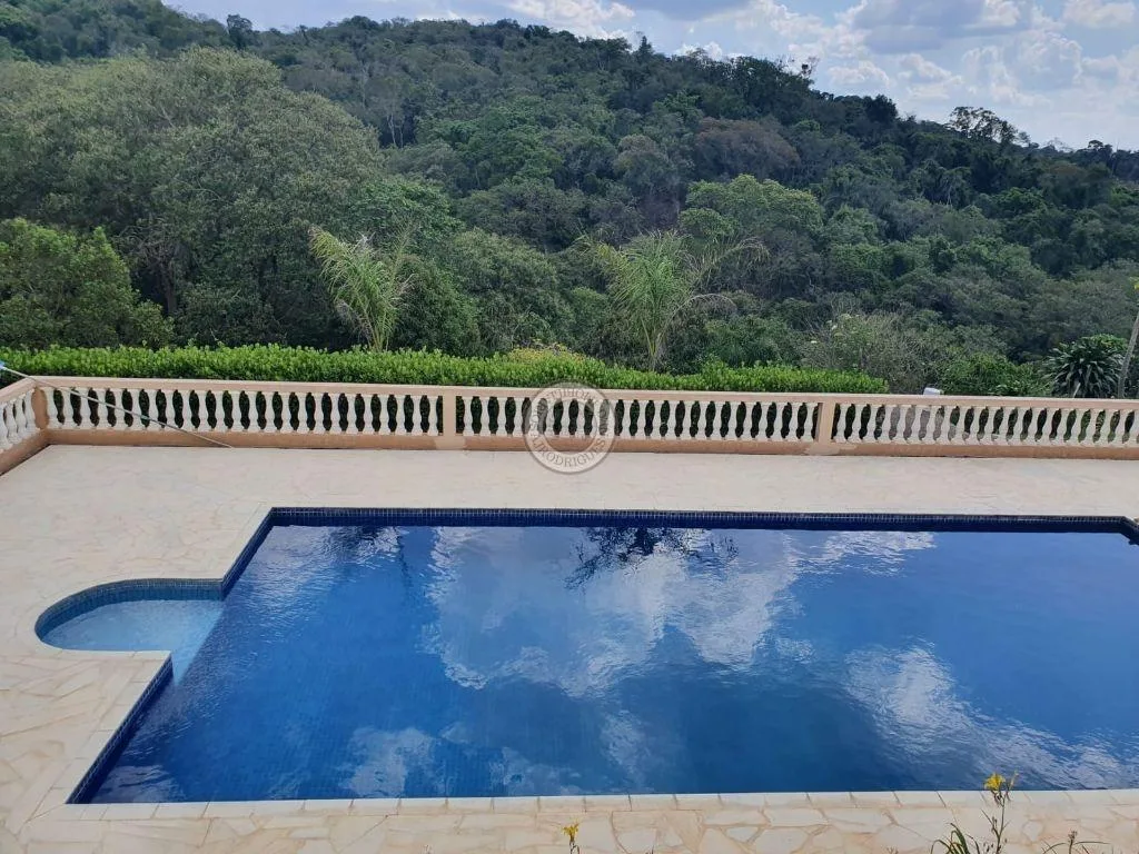 Casa para Venda em Araçariguama, DIstrito Industrial, 5 dormitórios, 3 suítes, 4 banheiros, 5 vagas