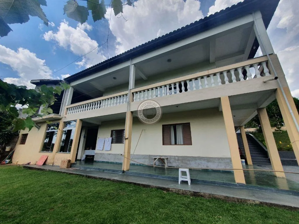 Casa para Venda em Araçariguama, DIstrito Industrial, 5 dormitórios, 3 suítes, 4 banheiros, 5 vagas