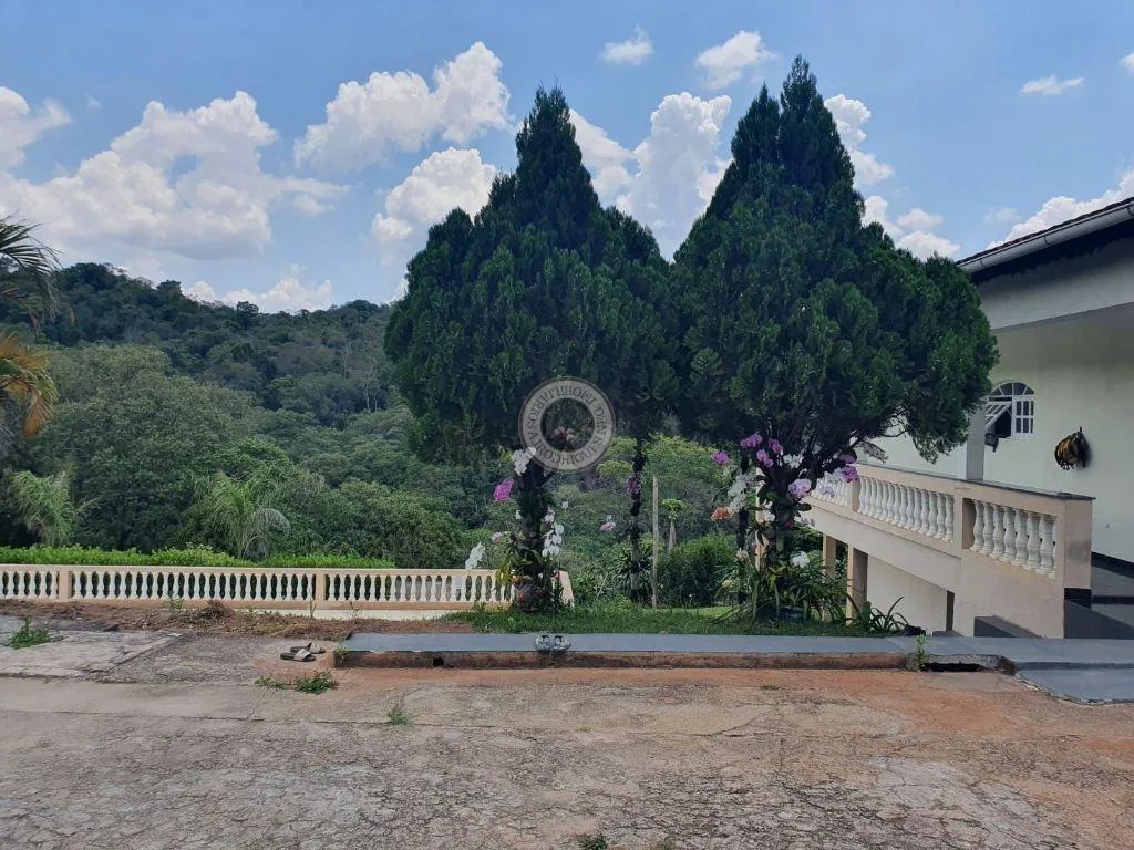 Casa para Venda em Araçariguama, DIstrito Industrial, 5 dormitórios, 3 suítes, 4 banheiros, 5 vagas