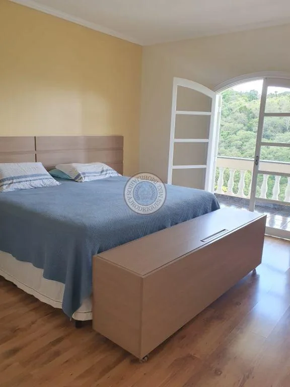 Casa para Venda em Araçariguama, DIstrito Industrial, 5 dormitórios, 3 suítes, 4 banheiros, 5 vagas
