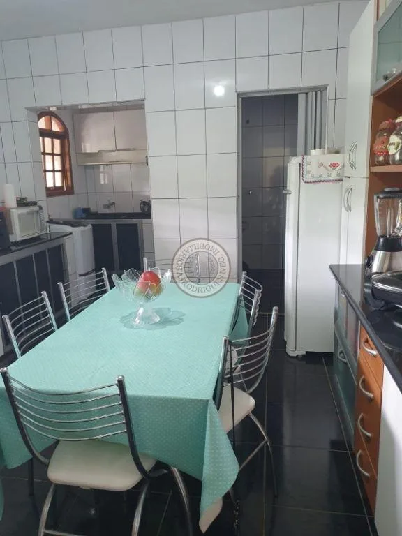 Casa para Venda em Araçariguama, DIstrito Industrial, 5 dormitórios, 3 suítes, 4 banheiros, 5 vagas