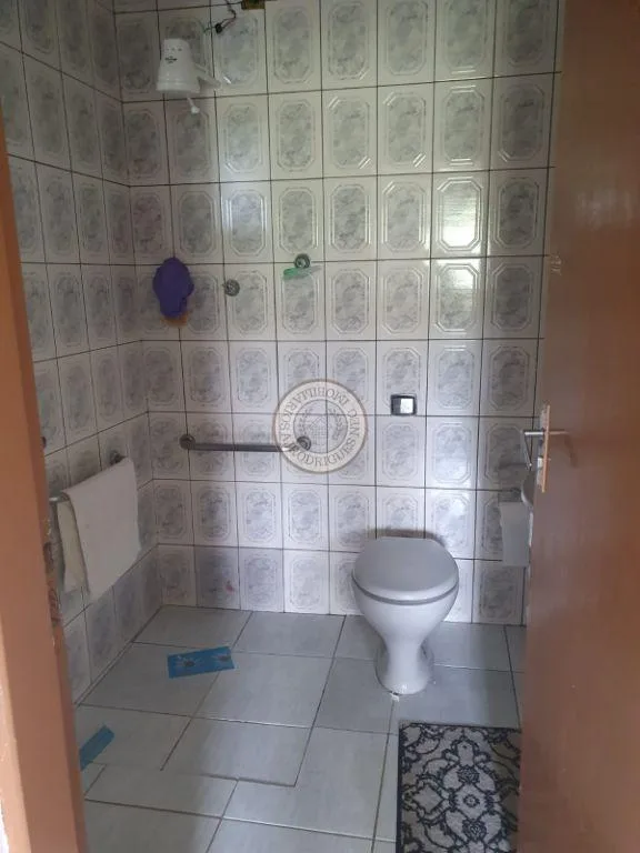 Casa para Venda em Araçariguama, DIstrito Industrial, 5 dormitórios, 3 suítes, 4 banheiros, 5 vagas