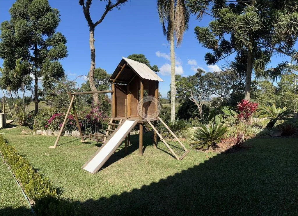 Casa para Venda em Mairinque, Setúbal, 4 dormitórios, 2 suítes, 6 banheiros, 4 vagas
