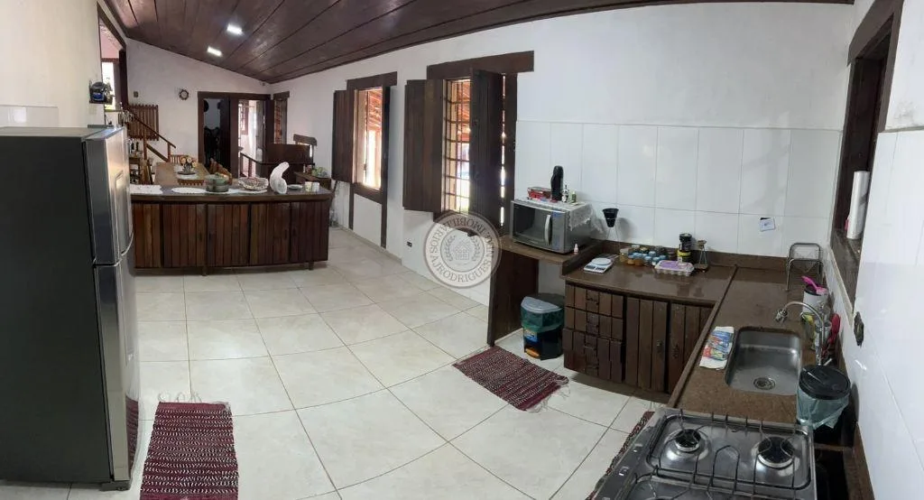 Casa para Venda em Mairinque, Setúbal, 4 dormitórios, 2 suítes, 6 banheiros, 4 vagas