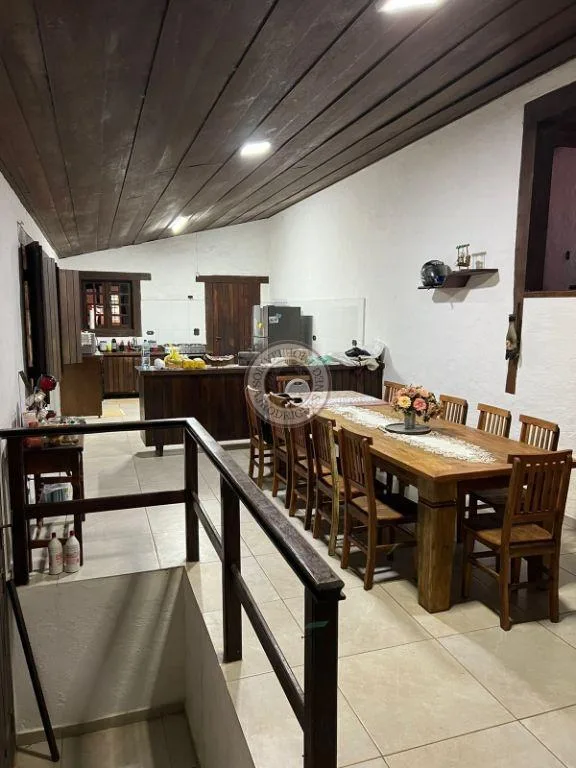 Casa para Venda em Mairinque, Setúbal, 4 dormitórios, 2 suítes, 6 banheiros, 4 vagas