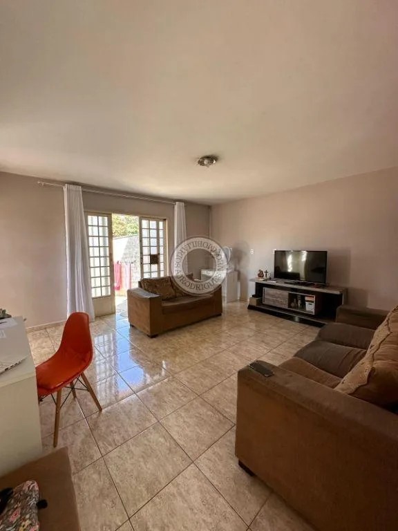 Casa para Venda em Mairinque, Nova Esperança, 2 dormitórios, 2 banheiros, 3 vagas
