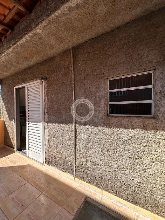 Casa para Venda em Mairinque, Nova Esperança, 2 dormitórios, 2 banheiros, 3 vagas