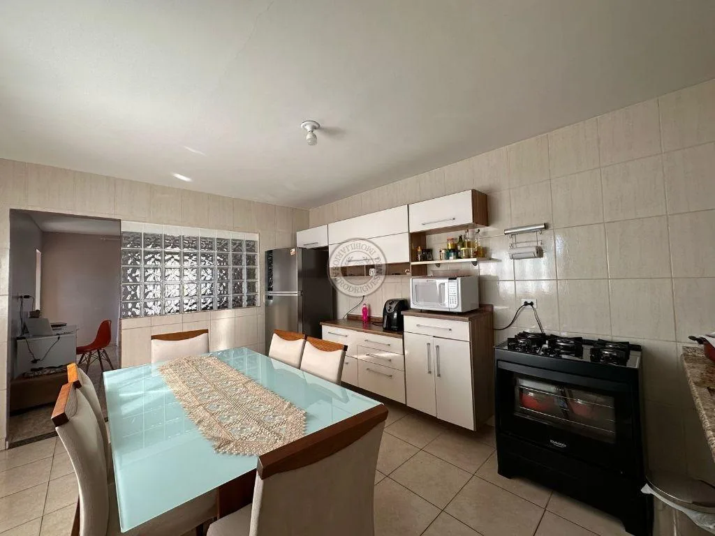 Casa para Venda em Mairinque, Nova Esperança, 2 dormitórios, 2 banheiros, 3 vagas