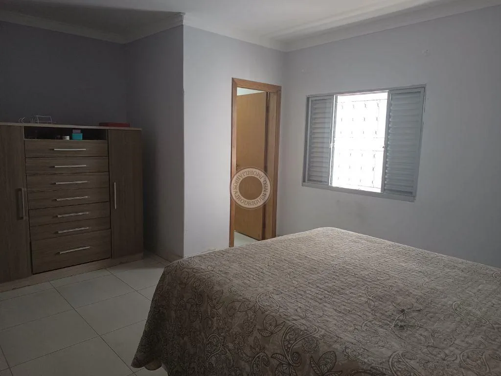 Casa para Venda em São Roque, Jardim Bandeirantes, 2 dormitórios, 1 suíte, 2 banheiros, 2 vagas