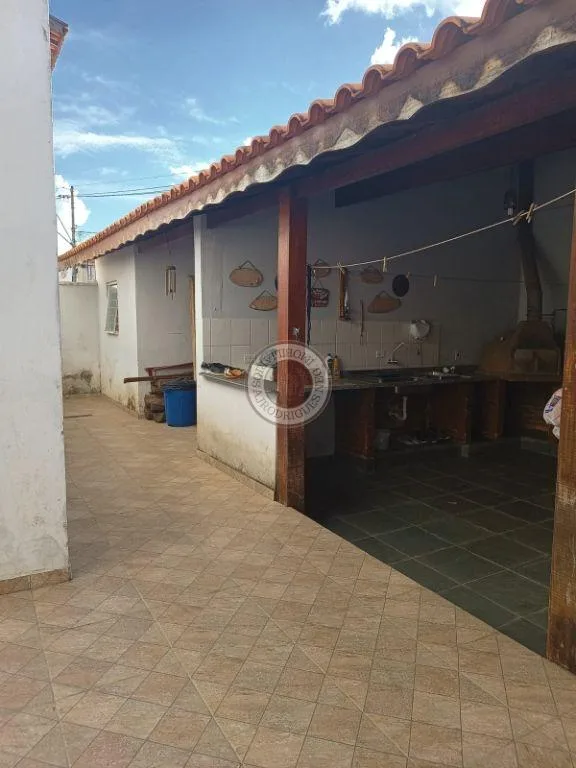 Casa para Venda em São Roque, Jardim Bandeirantes, 2 dormitórios, 1 suíte, 2 banheiros, 2 vagas