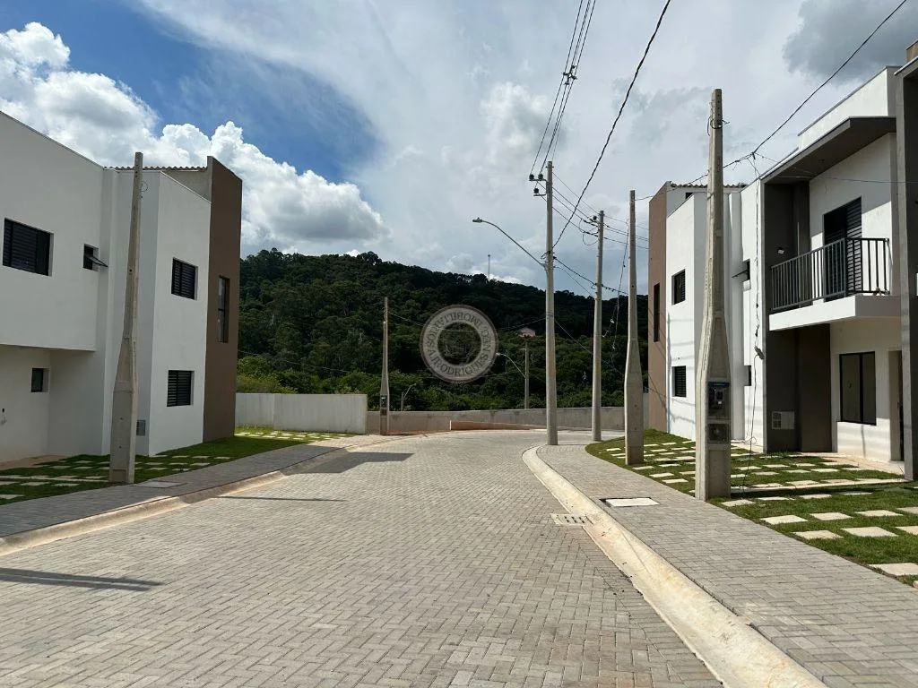 Condomínio Fechado para Venda em São Roque, Taboão, 3 dormitórios, 1 suíte, 2 banheiros, 2 vagas