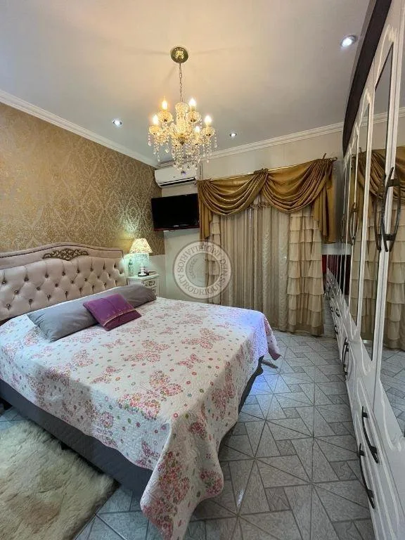 Casa para Venda em São Roque, Taboão, 4 dormitórios, 2 suítes, 4 banheiros, 2 vagas