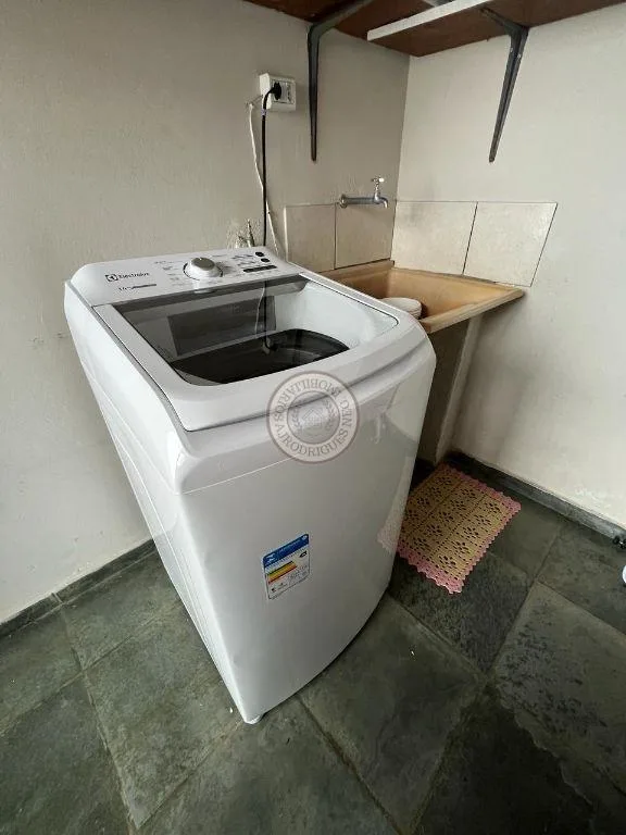 Casa para Venda em São Roque, Taboão, 4 dormitórios, 2 suítes, 4 banheiros, 2 vagas