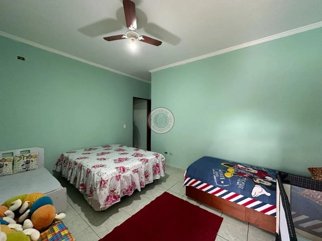 Casa para Venda em São Roque, Jardim Caparelli (Mailasqui), 3 dormitórios, 1 suíte, 2 banheiros, 3 vagas