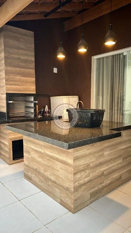 Casa para Venda em São Roque, Jardim Boa Vista, 3 dormitórios, 1 suíte, 3 banheiros, 2 vagas