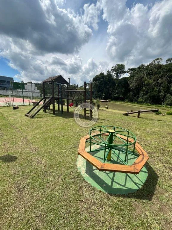 Condomínio Fechado para Venda em São Roque, Jardim Cardoso (Mailasqui), 3 dormitórios, 1 suíte, 2 banheiros, 2 vagas