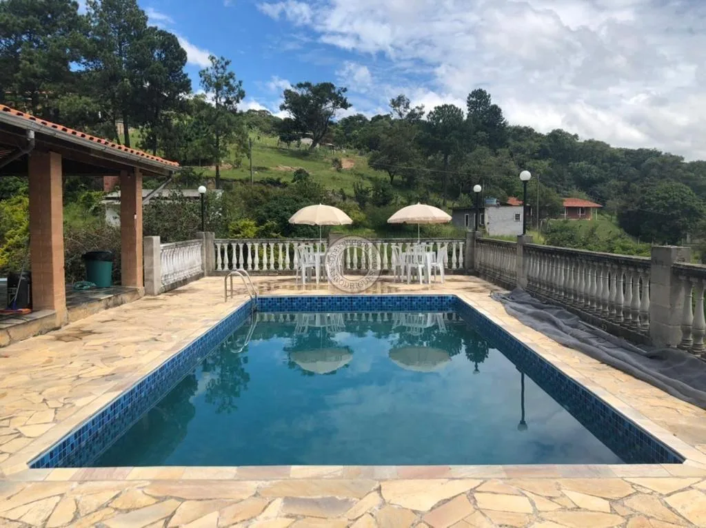 Casa para Venda em São Roque, Loteamento Chácaras Boqueirão (São João Novo), 4 dormitórios, 1 suíte, 2 banheiros, 10 vagas