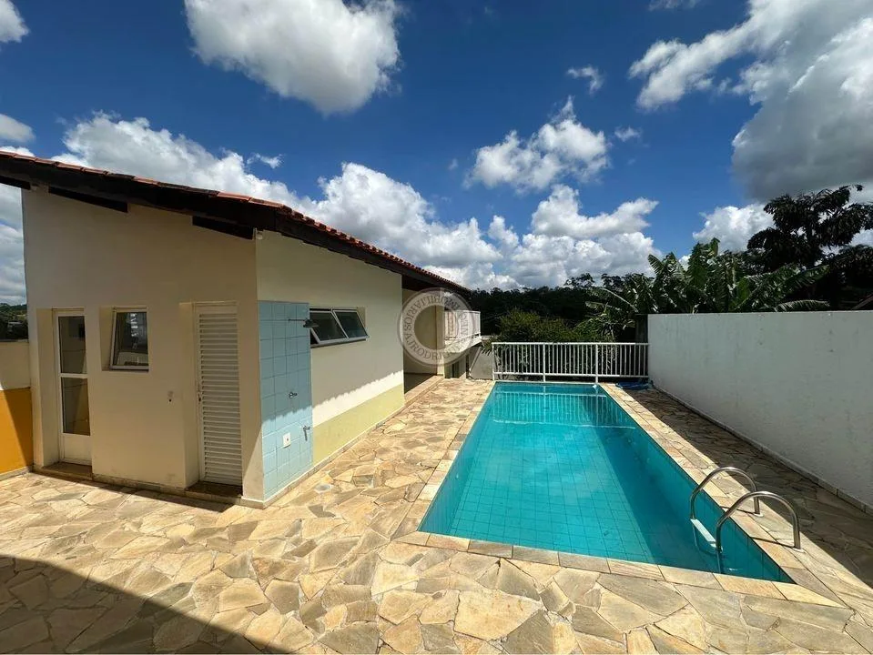 Casa para Venda em São Roque, Jardim Rene, 3 dormitórios, 1 suíte, 2 banheiros, 3 vagas