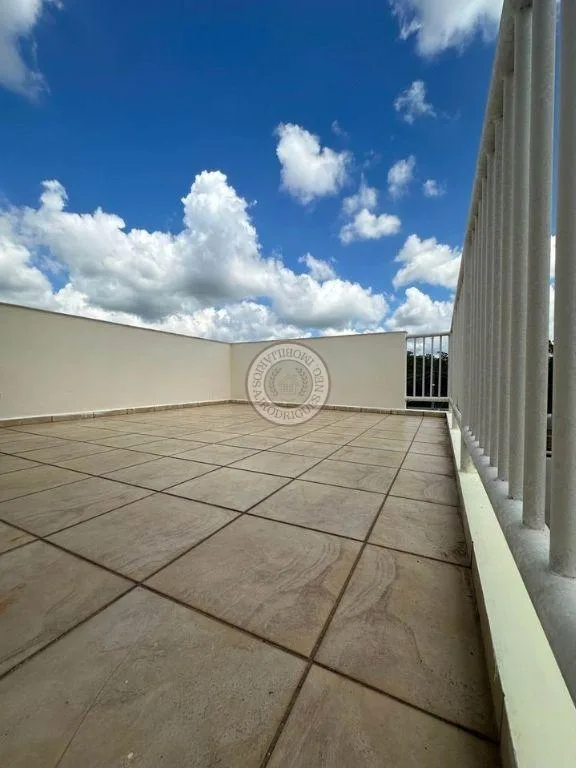 Casa para Venda em São Roque, Jardim Rene, 3 dormitórios, 1 suíte, 2 banheiros, 3 vagas