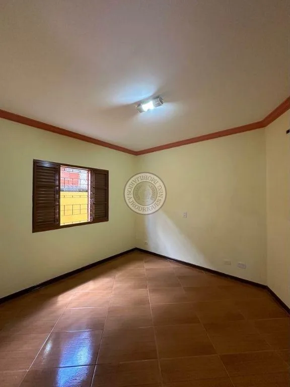 Casa para Venda em São Roque, Jardim Rene, 3 dormitórios, 1 suíte, 2 banheiros, 3 vagas