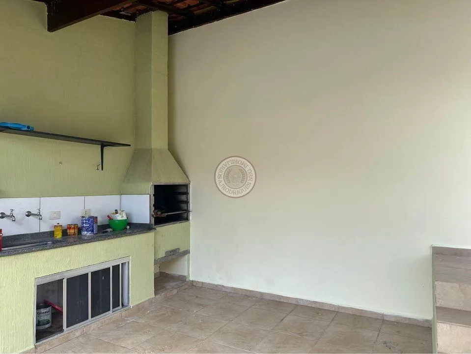Casa para Venda em São Roque, Jardim Rene, 3 dormitórios, 1 suíte, 2 banheiros, 3 vagas