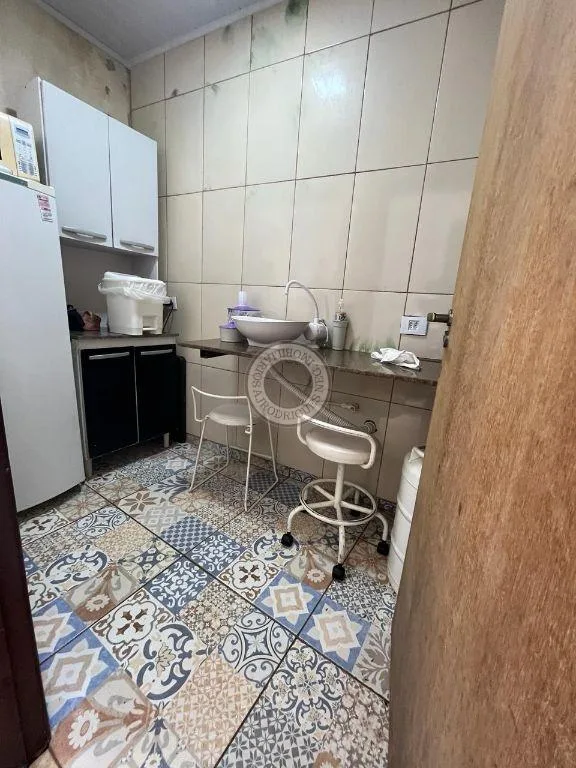 Sobrado para Venda em São Roque, Parque IX de Julho, 1 dormitório, 5 banheiros, 2 vagas