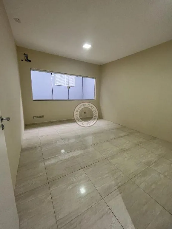 Sobrado para Venda em São Roque, Parque IX de Julho, 1 dormitório, 5 banheiros, 2 vagas