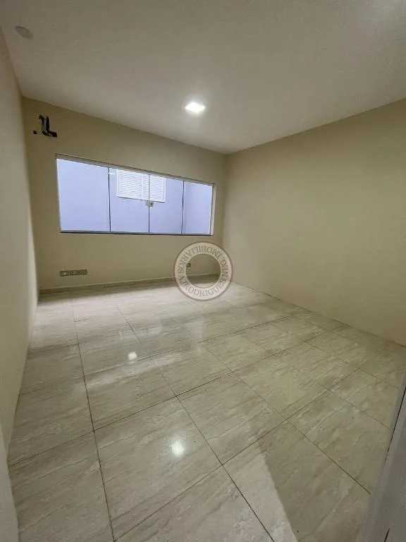 Sobrado para Venda em São Roque, Parque IX de Julho, 1 dormitório, 5 banheiros, 2 vagas