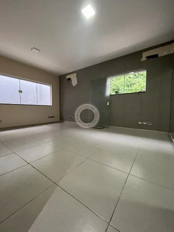 Sobrado para Venda em São Roque, Parque IX de Julho, 1 dormitório, 5 banheiros, 2 vagas
