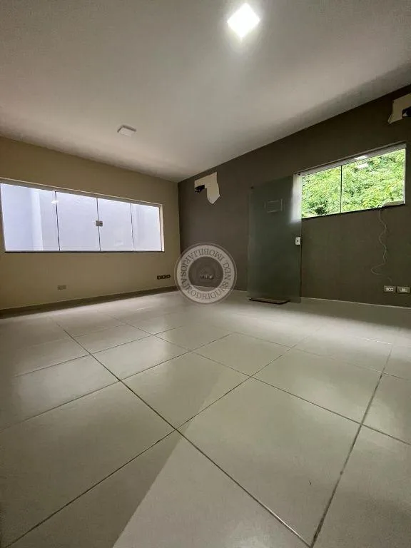 Sobrado para Venda em São Roque, Parque IX de Julho, 1 dormitório, 5 banheiros, 2 vagas