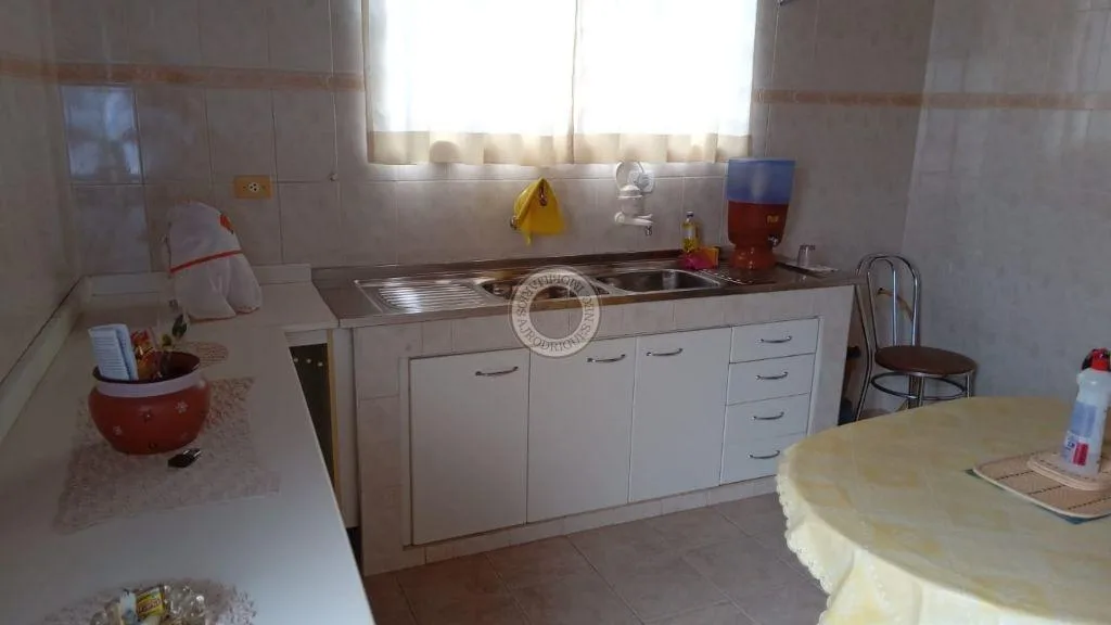 Casa para Venda em São Roque, Vila Darcy Penteado (Mailasqui), 3 dormitórios, 3 banheiros, 5 vagas